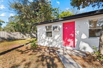 12703 N 15th St in Tampa, FL - Building Photo - Building Photo