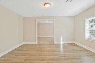 2201 Jefferson St in Baltimore, MD - Building Photo - Building Photo