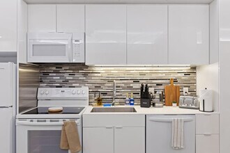 12607 Larchmere Blvd-Unit -ID1335759P in Cleveland, OH - Foto de edificio - Building Photo