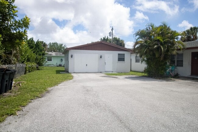 8690 Sunset Dr in Palm Beach Gardens, FL - Building Photo - Building Photo