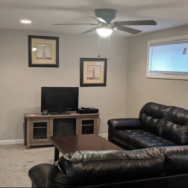 10208 Farrar Ave, Unit Basement