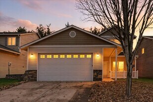 12811 NE 49TH WAY in Vancouver, WA - Building Photo