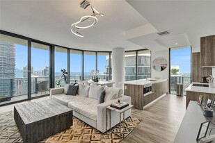 801 S Miami Ave, Unit 4901 in Miami, FL - Building Photo