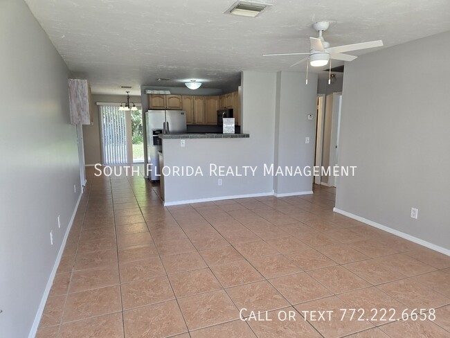 1260 SE St Lawrence Way in Stuart, FL - Building Photo - Building Photo