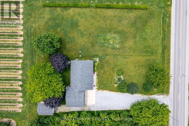 1301 E & West Line in Niagara-On-The-Lake, ON - Building Photo - Building Photo