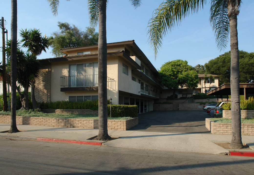 2034 Bath St in Santa Barbara, CA - Building Photo