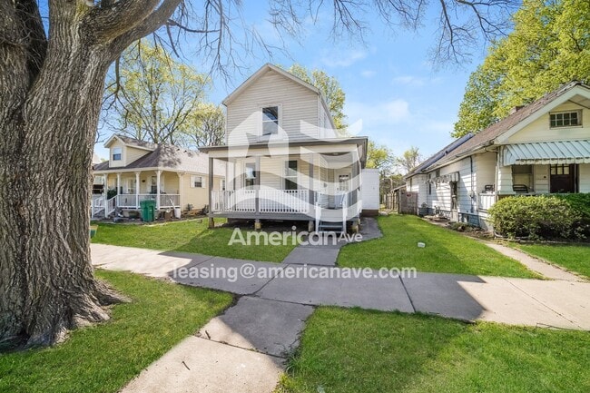 property at 910 NE Monroe St