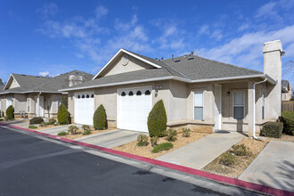 Birch Court in Fresno, CA - Foto de edificio - Building Photo