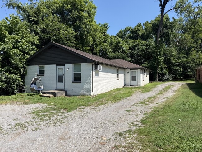 property at 905 Blue Ridge Dr