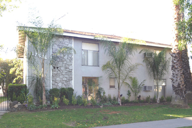 Encino Apartments in Encino, CA - Building Photo - Building Photo