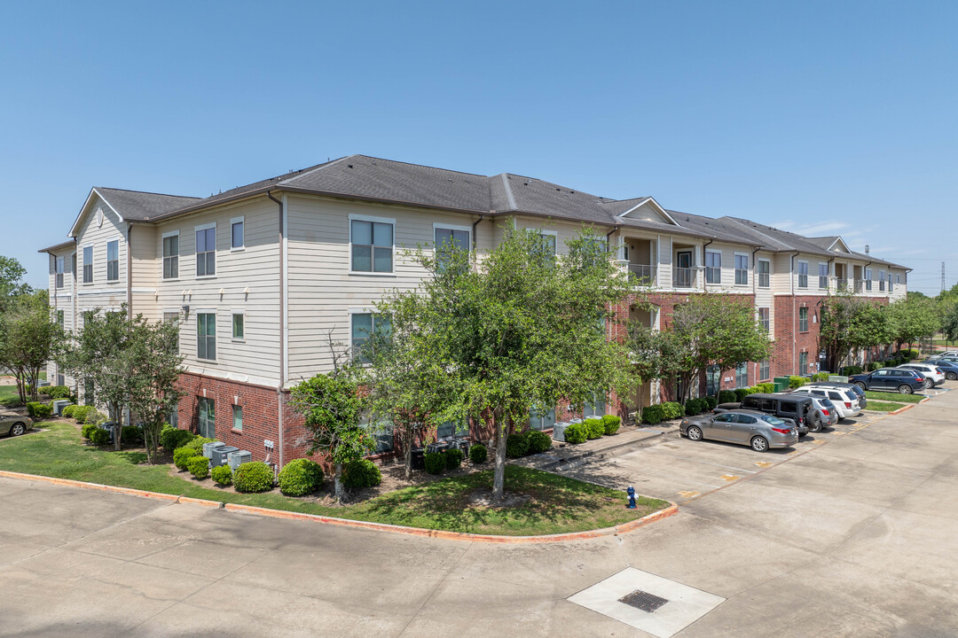 Corinthian Village in Houston, TX - Building Photo