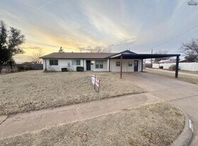 4126 Lenore Dr in Wichita Falls, TX - Building Photo