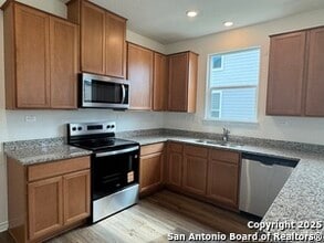 429 Panther Pass in Seguin, TX - Building Photo - Building Photo
