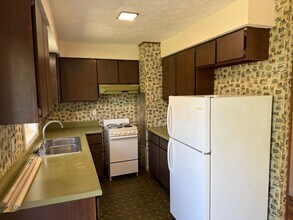 6070 Brooklyn Rd in Jackson, MI - Building Photo - Building Photo