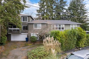 Kirkvue Condominiums in Kirkland, WA - Building Photo