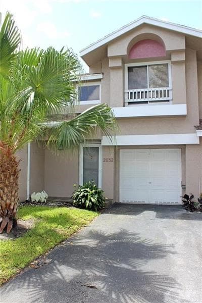 2032 Discovery Cir W in Deerfield Beach, FL - Building Photo - Building Photo