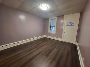 235 S Vine St in Mount Carmel, PA - Building Photo - Building Photo