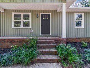 229 Ezell Cir in Chesnee, SC - Building Photo - Building Photo