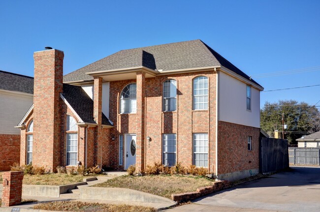 905 Greenridge Dr in Arlington, TX - Building Photo - Building Photo