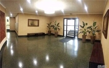 102-12 65th Ave-Unit -D21 in Queens, NY - Building Photo - Building Photo