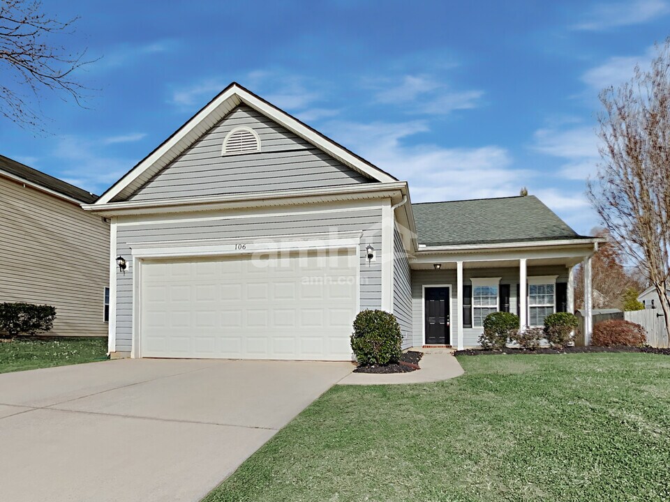 106 Peterborough Dr in Mooresville, NC - Building Photo