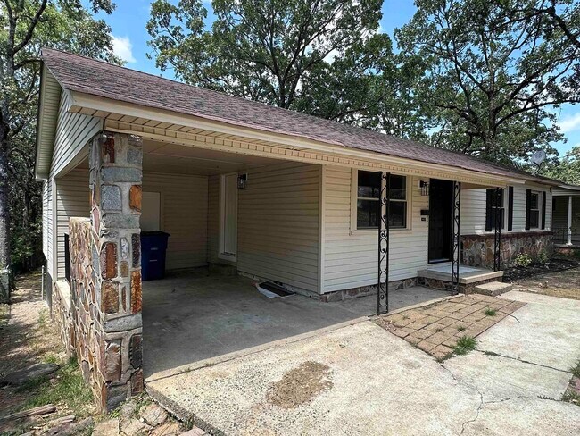 4423 West Dr in North Little Rock, AR - Building Photo - Building Photo