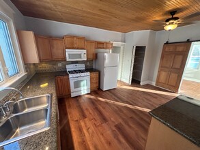 201 Bonito St in Walworth, WI - Foto de edificio - Building Photo