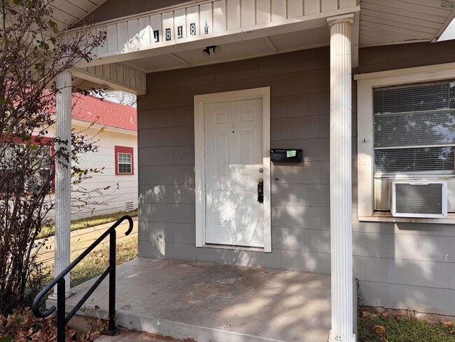 1818 Collins Ave in Wichita Falls, TX - Foto de edificio - Building Photo
