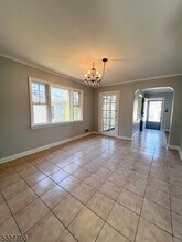 25 Shunpike Rd in Springfield, NJ - Building Photo - Building Photo