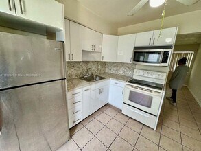 606 SW 8th St in Hallandale Beach, FL - Building Photo - Building Photo