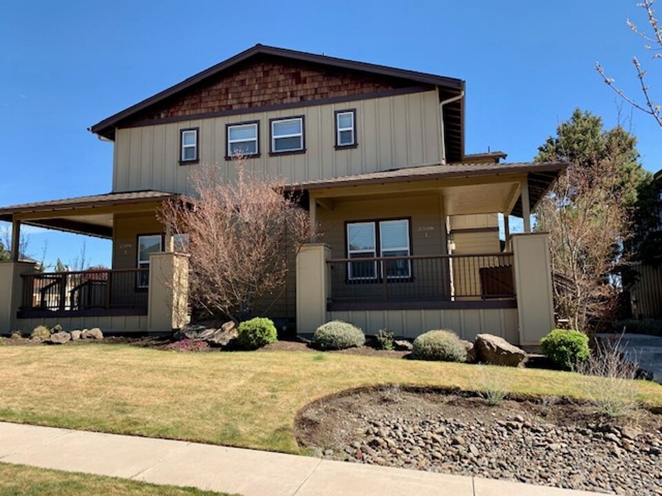 2506 NW Awbrey Rd in Bend, OR - Foto de edificio
