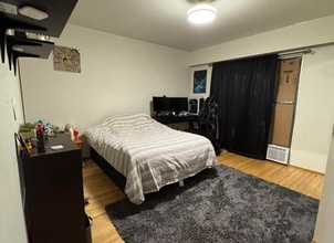 14181 Malabar Ave in White Rock, BC - Building Photo - Building Photo