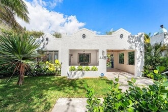 445 NE 76th St in Miami, FL - Building Photo - Building Photo