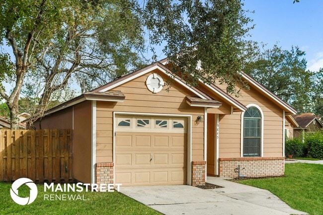 9845 Paddlewheel Dr W in Jacksonville, FL - Foto de edificio - Building Photo