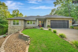 4 Blenheim Ln in Bella Vista, AR - Building Photo