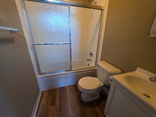 518 Rhomberg Ave, Unit 2 in Dubuque, IA - Building Photo - Building Photo