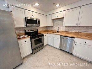 6001 Cloudy April Way in Columbia, MD - Building Photo - Building Photo
