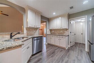 511 Lena Dr in Hoschton, GA - Building Photo - Building Photo