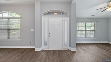 113 E Crest Way in Madison, AL - Building Photo - Building Photo