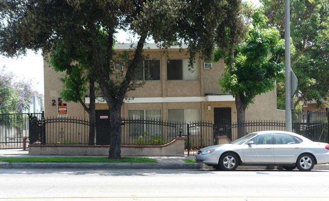 254 E Washington Blvd in Pasadena, CA - Building Photo - Building Photo