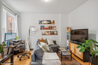 2322 W Rice St in Chicago, IL - Building Photo - Interior Photo