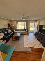 5 Meadow Ln in Salem, NH - Building Photo