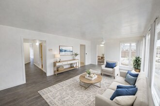 5102 Ewing St in San Diego, CA - Building Photo - Building Photo