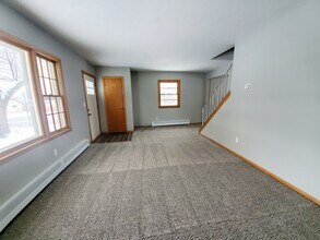 4000 Cleveland St NE, Unit 4000 in Columbia Heights, MN - Foto de edificio - Building Photo