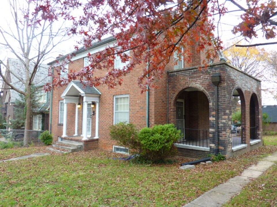 1723 Laurel Ave in Knoxville, TN - Building Photo