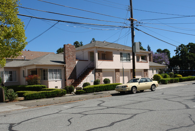 200 7th Ave in San Mateo, CA - Foto de edificio - Building Photo