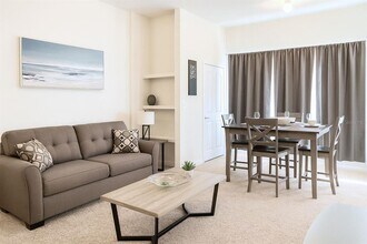 8820 Dunes Ct in Kissimmee, FL - Building Photo - Building Photo