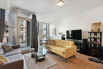 807 N 2nd St in Philadelphia, PA - Building Photo - Building Photo