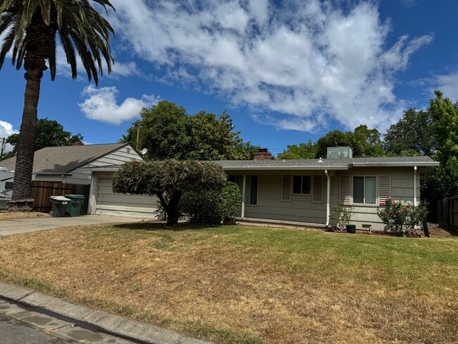 property at 3621 Woodcrest Rd