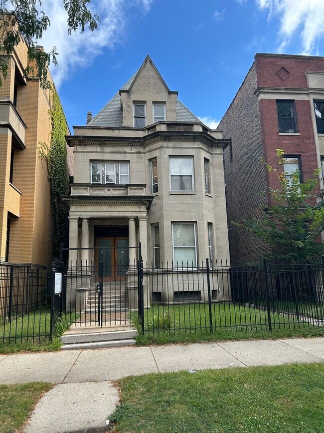 property at 4709 S Michigan Ave